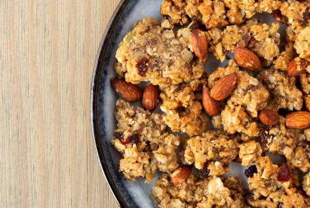 قیمت گرانولا کینوآ کارامل بادام + خرید باور نکردنی